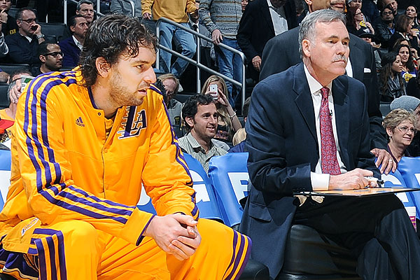 Mike D'Antoni and Pau Gasol have a war of words.